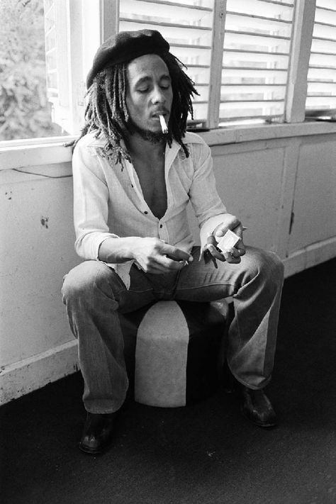 Bob Bob Marley Legend, Marley Family, Bob Marley Pictures, Rasta Man, Reggae Bob Marley, Bob Marley Art, Robert Nesta, Nesta Marley, Joe Strummer