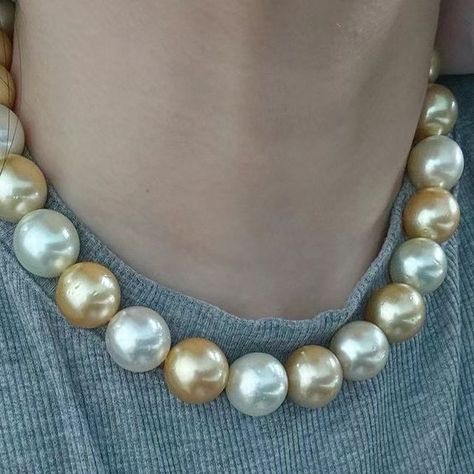 ANNIE CASE FINE JEWELRY on Instagram: "Have been hunting for a big size golden and white south sea strand ? 
14-16.1mm White and Golden south sea pearls . Exceptional lustrous. Perfect round. Minor blemished .
Dm for inquiries.
@anniecasepearl 
.
.
.
.
.
.
.
YS240618WSN57500
#pearl#pearls#pearljewelry#pearllover#lovepearls#pearladdict#finejewelry#jewelryaddict#jewelryaddiction#anniversarygift#giftforher#birthdaygift#pearlnecklace#southseapearls#goldpearls#southseapearlnecklace#anniecasepearl" South Sea Pearl Necklace, Golden South Sea Pearls, Queen Dress, Pearl Design, Sea Pearl, South Seas, South Sea Pearls, Sea Pearls, Big Size