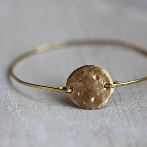 Moon bangle Silver Jewelry Design, Silver Jewels, Moon Jewelry, Silver Jewelry Rings, Sterling Silver Bangles, 925 Silver Jewelry, Bijoux Diy, Bangles Jewelry, Silver Bangles