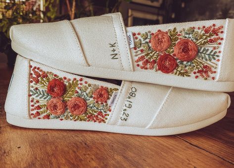 Custom Hand Embroidered Sneakers - Bridal sneakers - Custom Converse, Custom TOMS, Custom Vans -Wedding Shoes - Low Tops Embroidered Toms, Vans Wedding Shoes, Vans Wedding, Embroidered Sneakers, Bridal Sneakers, Converse Custom, Bridal Party Outfit, Custom Converse, Embroidery Shoes