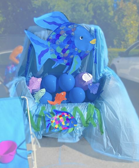 Rainbow Fish Trunk Or Treat, Fish Trunk Or Treat, Trunk Or Treat Truck, Shoebox Float, Babymoon Photos, Pumpkin Books, Rainbow Pin, Preschool Class, Rainbow Fish