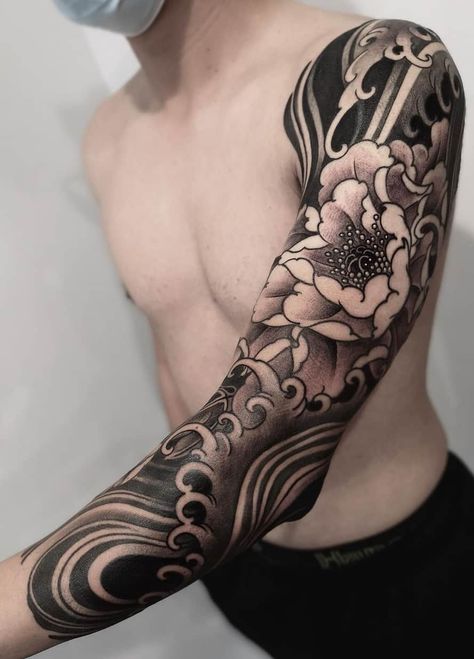 Japanese Flower Tattoos, Japanese Back Tattoo, Sakura Tattoo, Japanese Flower Tattoo, Black And Grey Tattoo, Chrysanthemum Tattoo, The Circle Of Life, Traditional Japanese Tattoos, Japanese Flower