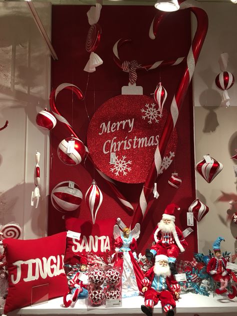 Christmas Ideas for store display. Windows Display Ideas, Store Windows Display, Store Christmas Decor, Gift Shop Displays, Island Christmas, Canes Decor, Windows Display, Store Window Display, Christmas Window Display