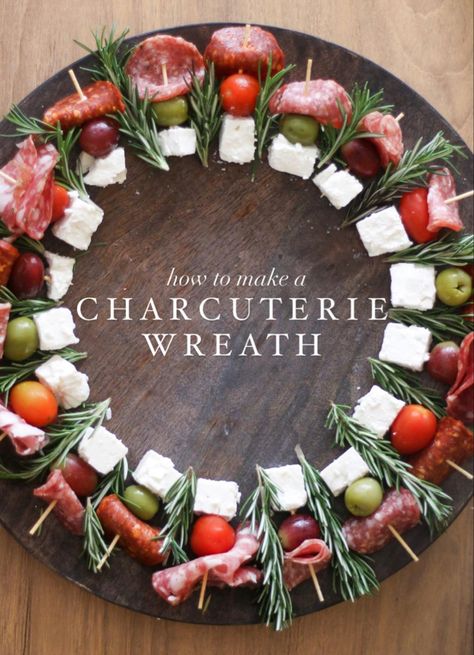 Charcuterie, Christmas, Christmas dishes, appetizer, wreath Antipasti Platter Christmas, Meat And Cheese Screwers, Skewer Charcuterie Board, Charcuterie Board Skewers, Feta Cheese Board, Christmas Antipasto Platter, Meat And Cheese Skewers, Charcuterie Ingredients, Crudite Platter Ideas