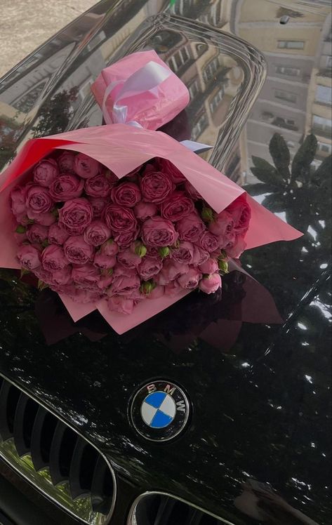 Roses Bouquet Gift, Serie Bmw, Luxury Flower Bouquets, صفحات التلوين, Image Swag, Bmw Love, Nothing But Flowers, Flower Therapy, Pink Car