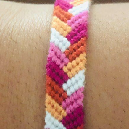 Solid Color Friendship Bracelet, Bracelet Patterns Embroidery Floss, V Friendship Bracelet Pattern, Single Color Friendship Bracelet Pattern, Friendship Bracelet 5 Colors, Friendship Bracelets Braided Stitch, Bracelet Patterns Videos Tutorials, Intermediate Friendship Bracelets, Friendship Bracelet Braid Pattern