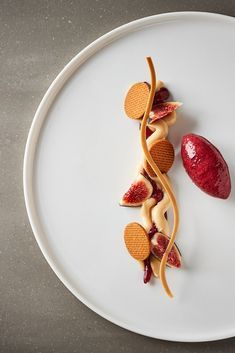 Gastronomische Desserts, Fine Dining Plating, Fancy Desserts Recipes, Beaux Desserts, Gourmet Food Plating, Food Plating Techniques, Fine Dining Desserts, Dessert Presentation, Great British Chefs