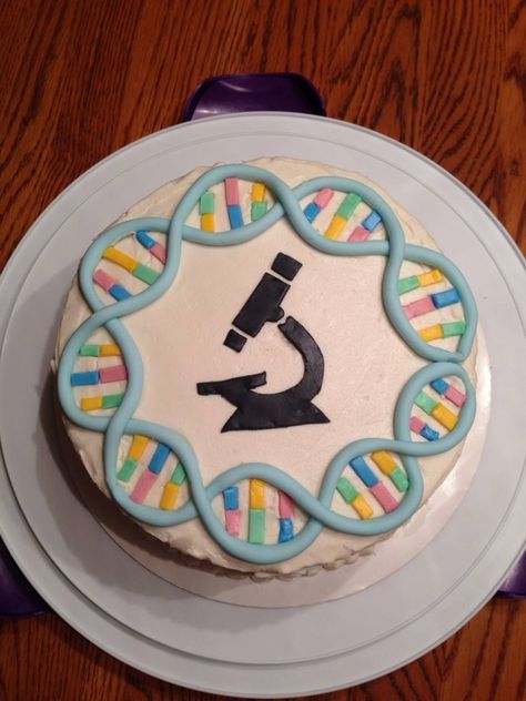 "Biology Cake" Biology Cake, Cells Biology, Science Cake, Scientist Birthday Party, Mad Scientist Birthday, Scientist Birthday, Science Birthday, Science Party, Graduation Cakes