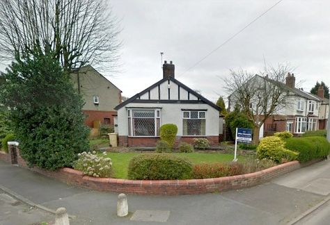 A HOMEOWNER who sparked outrage for paving over a garden and turning it into a driveway says her haters should leave her alone. Old photos of the Bolton bungalow showed a plot full of trees, bushes, flower beds and grass. But just six years later, a grey concrete patio – likened to “a petrol station […] Veg Patch, Life On A Budget, Garden Paving, Concrete Driveways, Petrol Station, Old Room, Concrete Patio, Massage Therapy, My Garden