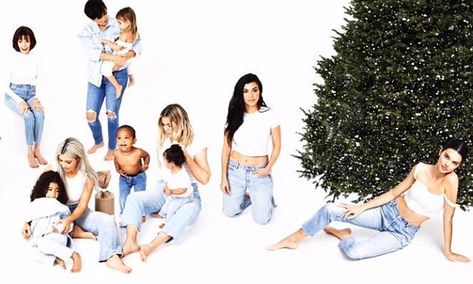 Kim Kardashian shares last family Christmas card but Kylie is missing Kardashian Christmas Card, Kardashian Christmas, Family Holiday Cards, Kardashian Kids, Jenner Family, Kardashian Family, Family Christmas Cards, Christmas Photoshoot, Kris Jenner