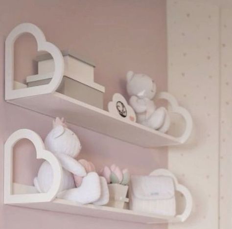 Pink Wall Shelves, Coquette Shelf Decor, Cute Furniture For Bedroom, Repisas Aesthetic, Cute Decorations For Bedrooms, Cute Pink Room Decor, Cute Wall Shelf, Cute Shelving, Heart Shelves