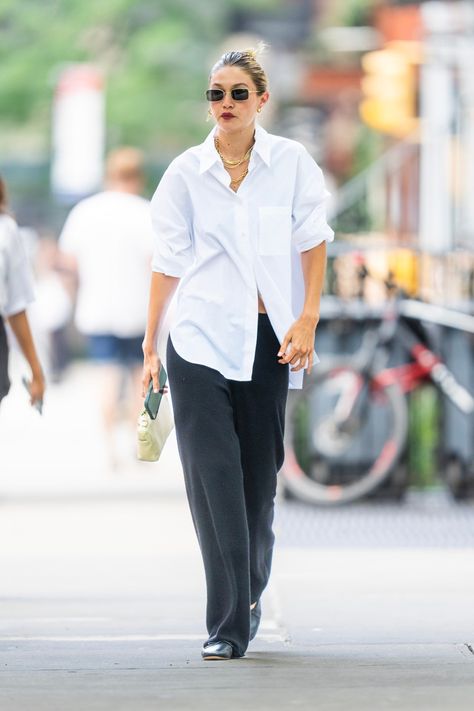 Stealth Wealth, Oversized White Shirt, White Shirt Outfits, Black Leather Ballet Flats, Vogue France, Cashmere Pants, Classic White Shirt, Copenhagen Fashion Week, Quiet Luxury