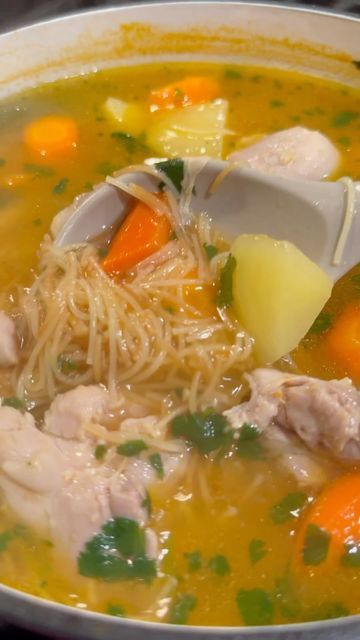 Chicken And Fideo Soup, Soup With Chicken Drumsticks, Chicken Noodle Soup Mexican, Chicken Soup Drumsticks, Drumstick Chicken Soup, Mexican Chicken Drumstick Recipes, Fideo Chicken Soup, Soup With Drumsticks, Chicken Caldo Mexican Recipe