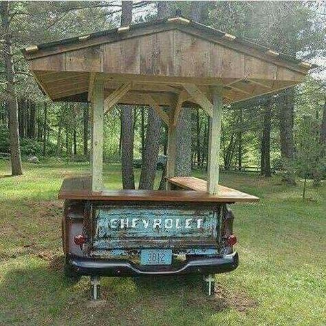 Rustic Outdoor Bar, Bar Exterior, Car Part Furniture, Automotive Furniture, Old Truck, Old Pickup, Dekor Diy, Automotive Decor, Rustic Outdoor