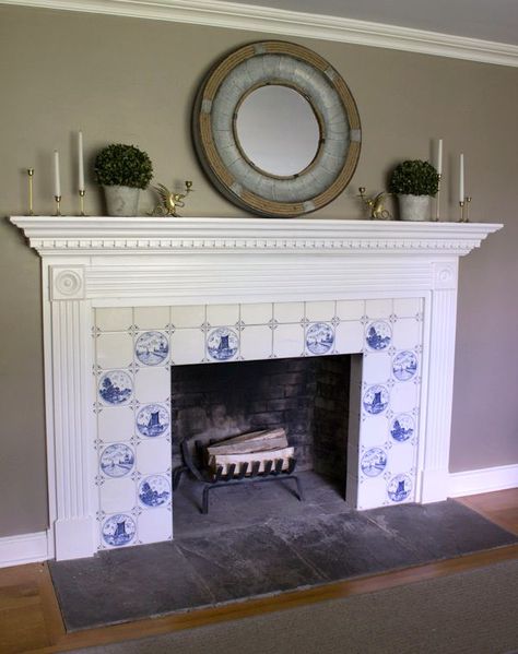 Different surround than on the floor...Fireplace with blue and white Delft tile Delft Fireplace, American Fireplace, Blue Fireplace, Tiled Fireplaces, Hawthorn House, Dutch Farmhouse, Floor Fireplace, Blue And White Tiles, House Fireplace