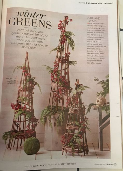 Decorated willow obelisks for decorating outdoors. Natal Natural, Winter Greens, Winter Garland, Winter Planter, Christmas Planters, Green Garland, Garden Artwork, Xmas Wreaths, Seasonal Wreaths