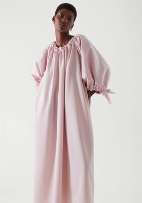 Dusky Pink Dress, Soft Pink Dress, Light Pink Dress, Diy Vetement, Gathered Dress, Copenhagen Fashion Week, Green Midi Dress, Fit Dress, Fitted Dress