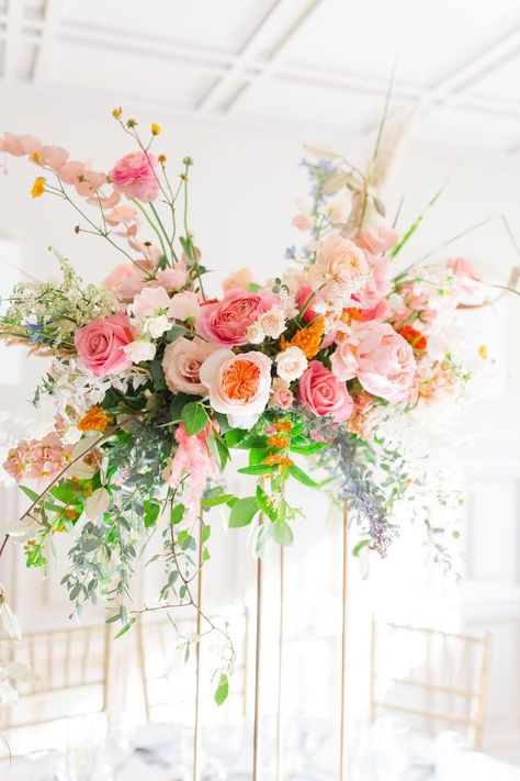 Pink Centrepiece, Metal Centerpieces, Elevated Centerpiece, Tall Wedding Centerpieces, Centerpiece Wedding, Tall Centerpieces, Tall Table, Wedding Table Flowers, Floral Centerpiece