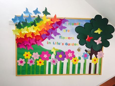 Spring Murals For School, Spring Summer Home Decor, Garden School, Elementary Bulletin Boards, Spring Bulletin, Bulletin Board Design, School Board Decoration, Spring Bulletin Boards, Spring Classroom