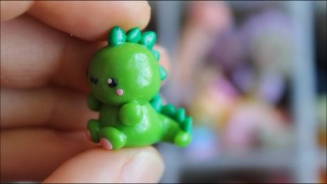 Mini Clay Figures Easy, Dinosaur Things, Polymer Clay Dinosaur, Clay Dinosaur, Polymer Clay Magnet, Easy Polymer Clay, Clay Crafts For Kids, Clay Keychain, Clay Magnets