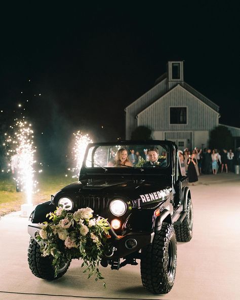 We love when our couples incorporate details that are meaningful and reflective of them ✨ This groom worked hard to restore his first car, this Jeep Renegade, ahead of his big day. It served as the perfect photo-op spot for the wedding party and couple portraits, and then made for the perfect exit at the end of the night! Planning & Design | @lncweddings Photography | @courtney_leigh_photo Florals | @floraandfaunatx HMU | @kissandmakeuphouston Paper Goods & Signage | @yellowrosecalligaphy V... Wedding Jeep Decorations, Jeep Getaway Car Wedding, Jeep Wedding Decorations, Just Married Jeep, Wedding Car Ideas, Shaadi Vibes, Reception Exit, Jeep Wedding, Wedding Getaway Car