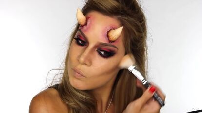 This is a guide to sexy devil makeup for Halloween. Learn how to do devil Halloween makeup glam with this fun step-by-step tutorial. Halloween Makeup Glam, Devil Makeup Ideas, Devil Halloween Makeup, Devil Makeup, Makeup For Halloween, Cream Eyeliner, Devil Halloween, Fill In Brows, Makeup Glam