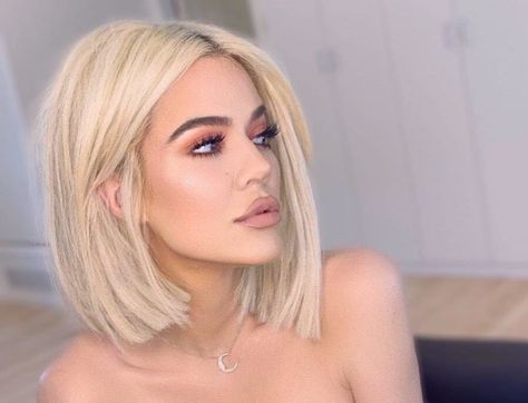 Celebrity Platinum Blonde Hair, Sharp Bob Hairstyles, Short Hair Before And After Haircuts, Khloe Kardashian Hair, Kardashian Hair, Vlasové Trendy, Platinum Blonde Hair, Short Blonde Hair, Long Bob