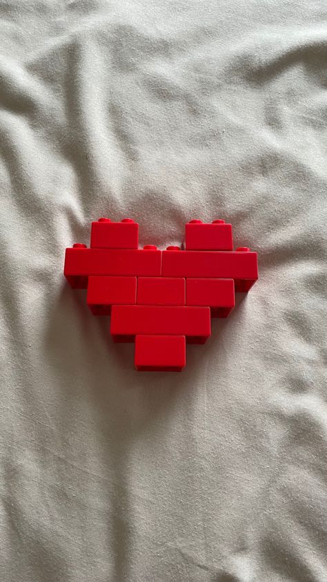 I used red duplo! You can use whatever lego you want #mine #lego #heart #aesthetic #cute #coquette #cutelegos Cute Lego Builds Easy, Lego Ideas Aesthetic, Aesthetic Lego Ideas, Cute Lego Ideas Aesthetic, Things To Build Out Of Legos, Lego For Boyfriend, Diy Lego Builds, Things To Make With Lego, Lego Cute Ideas