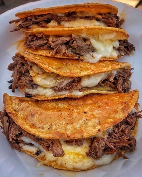 Quesabirria Tacos Recipe, Quesabirria Tacos, Think Food, Food Goals, Food Obsession, Interesting Food Recipes, Pretty Food, Mad Men, Food Cravings