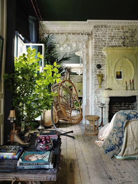 European Style Meets Bohemian Chic in a London Apartment - old world, romantic, fireplace, plants, Great Expectations inspired Deco House, Decor Ikea, Geek Decor, European Home Decor, Romantic Home Decor, Stil Boho, London Apartment, Deco Boheme, Bohemian Interior