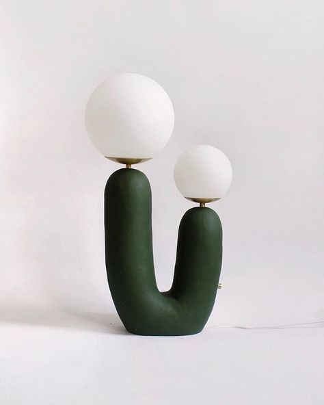 Eny Lee Parker auf Instagram: „Oo Lamp in dark green paired with brushed brass! 💚💚💚 DM for inquiries #ceramics #lighting #design #lamp #handbuilt“ Minimalist Office Desk, Hand Collection, Minimalist Office, Deco Originale, Chic Living Room, Resin Material, Modern Aesthetics, Glass Ball, Terra Cotta