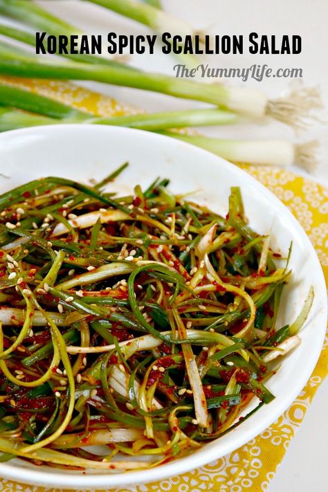 Korean Scallion Salad, Kbbq Korean Sides, Green Onion Salad Korean, Korean Dishes Traditional, Scallion Salad, Samgyupsal Recipe, Korean Bbq Side Dishes, Korean Food Side Dishes, Korean Side Dishes