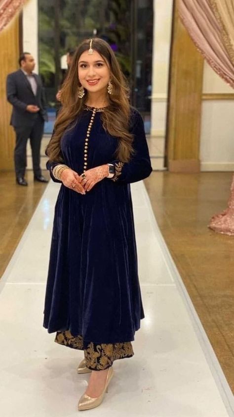 Velvet Dresses ideas Velvet Frocks For Women, Velvet Dress Designs Pakistani, Latest Velvet Suit Designs, Latest Velvet Dresses, Velvet Pakistani Dress, Wedding Gowns Ideas, Color Wedding Dresses, Velvet Dresses Outfit, Velvet Suit Design