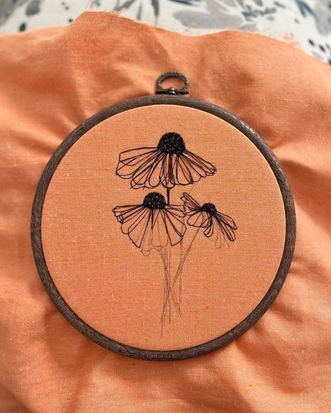 Minimal Embroidery, Eagle Rock, Macrame Wall Hanging Diy, Basic Embroidery Stitches, Embroidery Stitches Tutorial, Blossoms Art, Embroidery Gifts, Bible Coloring, Wall Hanging Diy