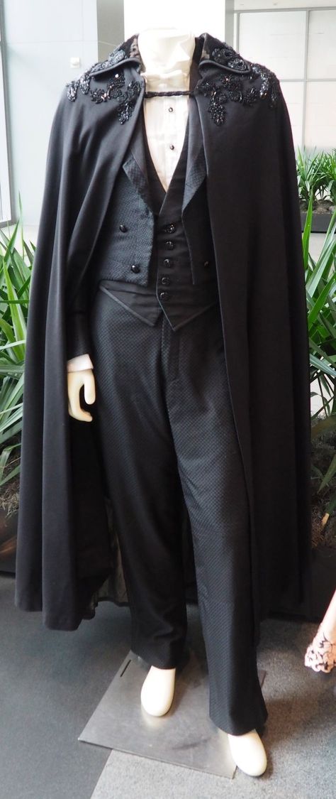 Yule Ball Male Outfit, Maskerade Ball Outfit Men, Yule Ball Dress Robes Men, Masquarede Ball Outfit Men, Phantom Of The Opera Aesthetic Outfit, Mens Masquerade Ball Outfit, Phantom Of The Opera Outfit Ideas, Male Halloween Costumes Aesthetic, Phantom Of The Opera Halloween Costumes