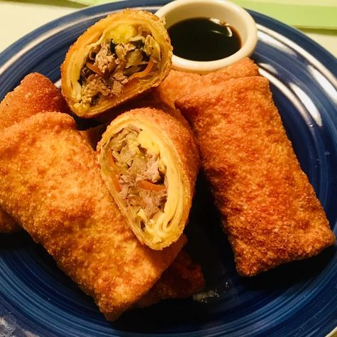 Authentic Chinese Egg Rolls (from a Chinese person) Chinese Egg Rolls, Chinese Dinner, Chinese Bbq Pork, Chinese Egg, Honey Sesame Chicken, Egg Roll Recipes, Easy Chinese Recipes, Easy Chinese, Egg Tart