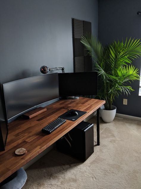 3 Perfect Workspaces For Your Inspiration | 2 - UltraLinx Ruang Studio Musik, Masculine Interior Design, Geek Home Decor, Små Rum Lidt Plads, Bedroom Workspace, Home Studio Setup, Bedroom Setup, Gaming Room Setup, Workspace Inspiration