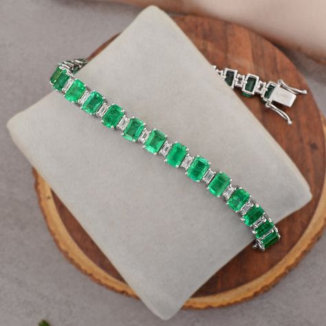 Emerald Jewelry Bracelet, Emerald Bracelet Diamond, Real Emerald Rings, Baguette Gemstone, Diamond Earrings Design, Emerald Bracelet, Jewelry Details, Gold Armband, Handmade Fine Jewelry