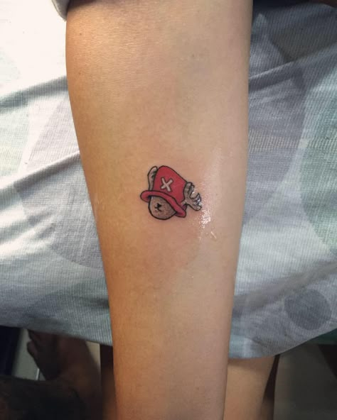 One Piece Flash Tattoo, Chopper Tattoo One Piece, Small One Piece Tattoo, Chopper Tattoo, One Piece Chopper, Mouse Tattoos, Tatoo Inspiration, One Piece Tattoos, Manga Anime One Piece