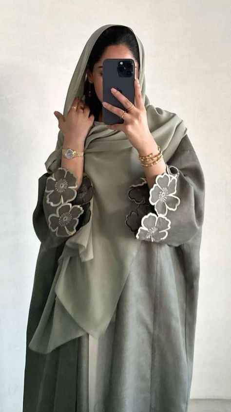 Cute Hijabi Outfits, Mode Abayas, Abaya Designs Latest, Abaya Fashion Dubai, Abaya Outfit, Stylish Hijab, Muslim Outfits Casual, Modest Dresses Casual, Mode Abaya