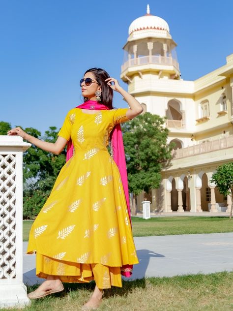 Are you worried that you’ll not get the right Haldi ceremony outfit to look like the perfect bride? Worry not. We are here to help you out. Scroll to the below list of some really amazing outfits that you can wear for your Haldi function. Haldi Dress Ideas For Sisters, Haldi Function Dress, Haldi Dress Ideas, Mayon Dresses, Haldi Ceremony Outfit, Haldi Dress, Haldi Function, Haldi Outfits, Nykaa Fashion