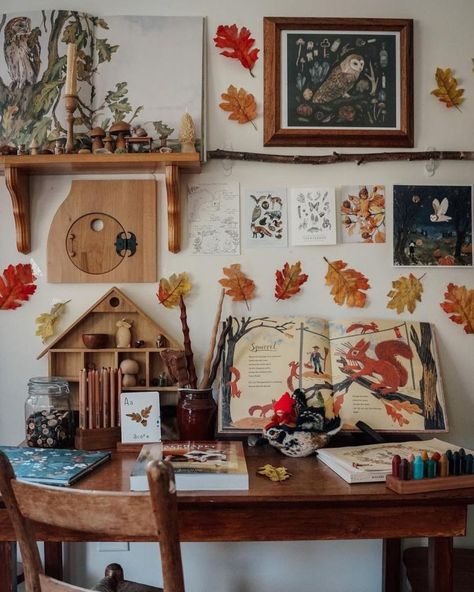 Homeschool Room Ideas Preschool, Homeschool Shed, Homeschooling Aesthetic, Cottagecore Classroom, Homeschool Aesthetic, Weekly Intentions, Read Cvc Words, Waldorf Playroom, Naturalist Decor