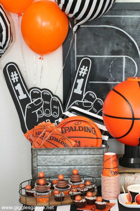 March Madness Basketball Party - Giggles Galore March Party Themes, March Madness Party Ideas, Basketball Themed Birthday Party, March Madness Parties, Basketball Theme Birthday, Centerpieces Birthday, March Madness Basketball, Basketball Baby Shower, Four Score