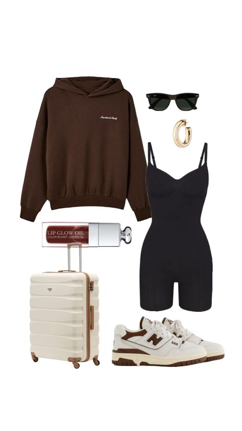 #airport #outfitinspo #travel Outfit For Airport, Airport Fits, Cute Hoodie, Hoodie Outfit, Airport Style, Airport Outfit, Rompers, Hoop Earrings, Outfit Inspo