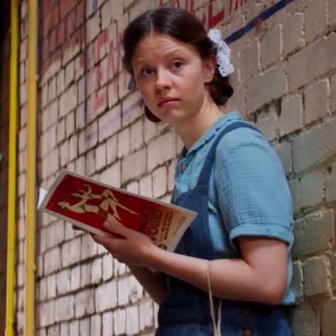 pearl, a24, mia goth, x franchise, x, screenshot Pathetic Women, Pearl 2022, Ti West, Horror Aesthetic, Pearl Wallpaper, Mia Goth, X Movies, Film Genres, Closer To The Sun