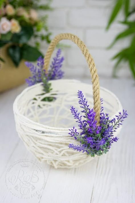 Diy Osterschmuck, Brush Holders, Purple Wedding Flowers, Easter Basket Diy, Wedding Flowers Summer, Easter Decorations Christian, Rustic Flowers, Trendy Flowers, Flower Girl Basket