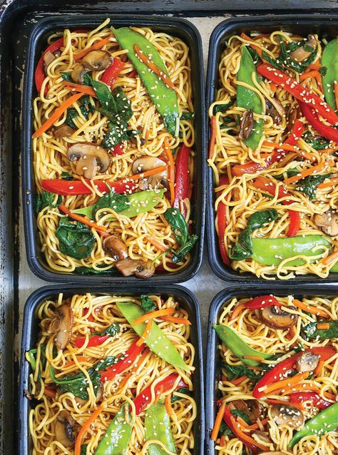 Lo Mein Meal Prep, Vegetarian Meal Prep, Lo Mein, Vegetarian Meal, Makanan Diet, Prepped Lunches, Meal Prep Bowls, Vegan Meal Prep, Prep Recipes