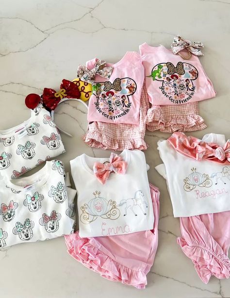 Toddler Disney Outfit, Disney Outfits Summer, Disney Outfits Girls, Disney Toddler Outfits, Disney Packing List, Kids Disney Outfits, Disney Packing, Stylish Toddler Girl, Family Vacation Ideas