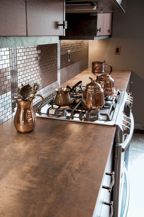 Wood Worktop, Copper Interior, Laminate Worktop, Bronze Kitchen, Diy Concrete Countertops, Shaker Style Kitchens, The Perfect Kitchen, Kitchen Cabinet Styles, Studio Kitchen