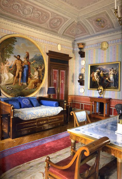 Gianni Versace House, Lake Como House, Baroque Interior, Maximalist Interior, Palace Interior, Retro Living Rooms, Versace Home, Miscellaneous Items, Chateau France